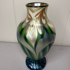 Vintage Orient & Flume art glass vase . Signed